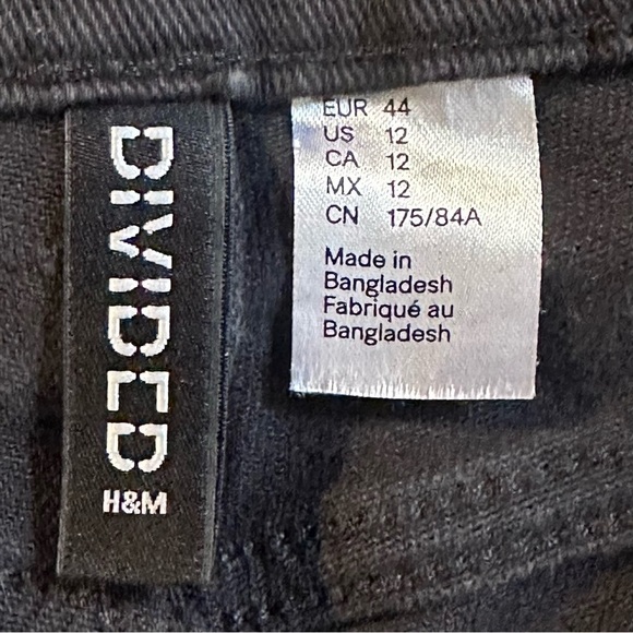 H&M DIVIDED Black Wash Denim 1.5" inseam Jean Shorts Low Waist 5-Pocket Women 12 - Picture 9 of 14